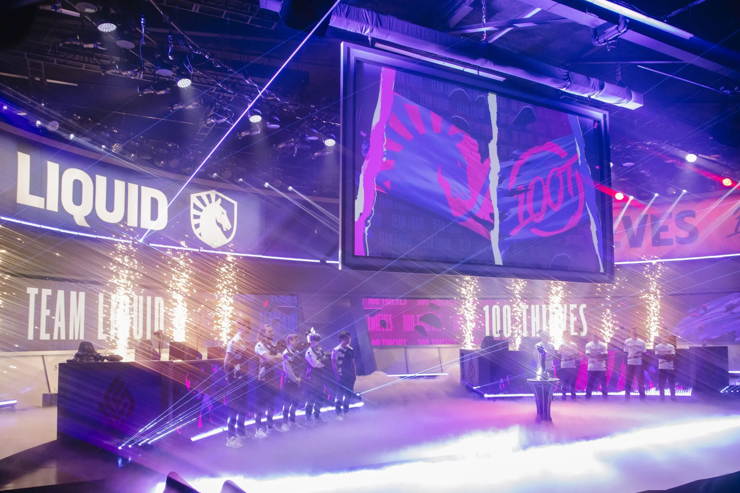 Team Liquid and 100 Thieves choose thier opponents for the 2022 LCS Lock In Tournament